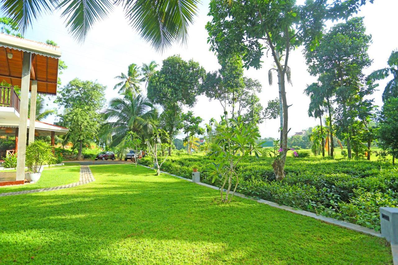 Villa Peacock Walahanduwa Екстериор снимка