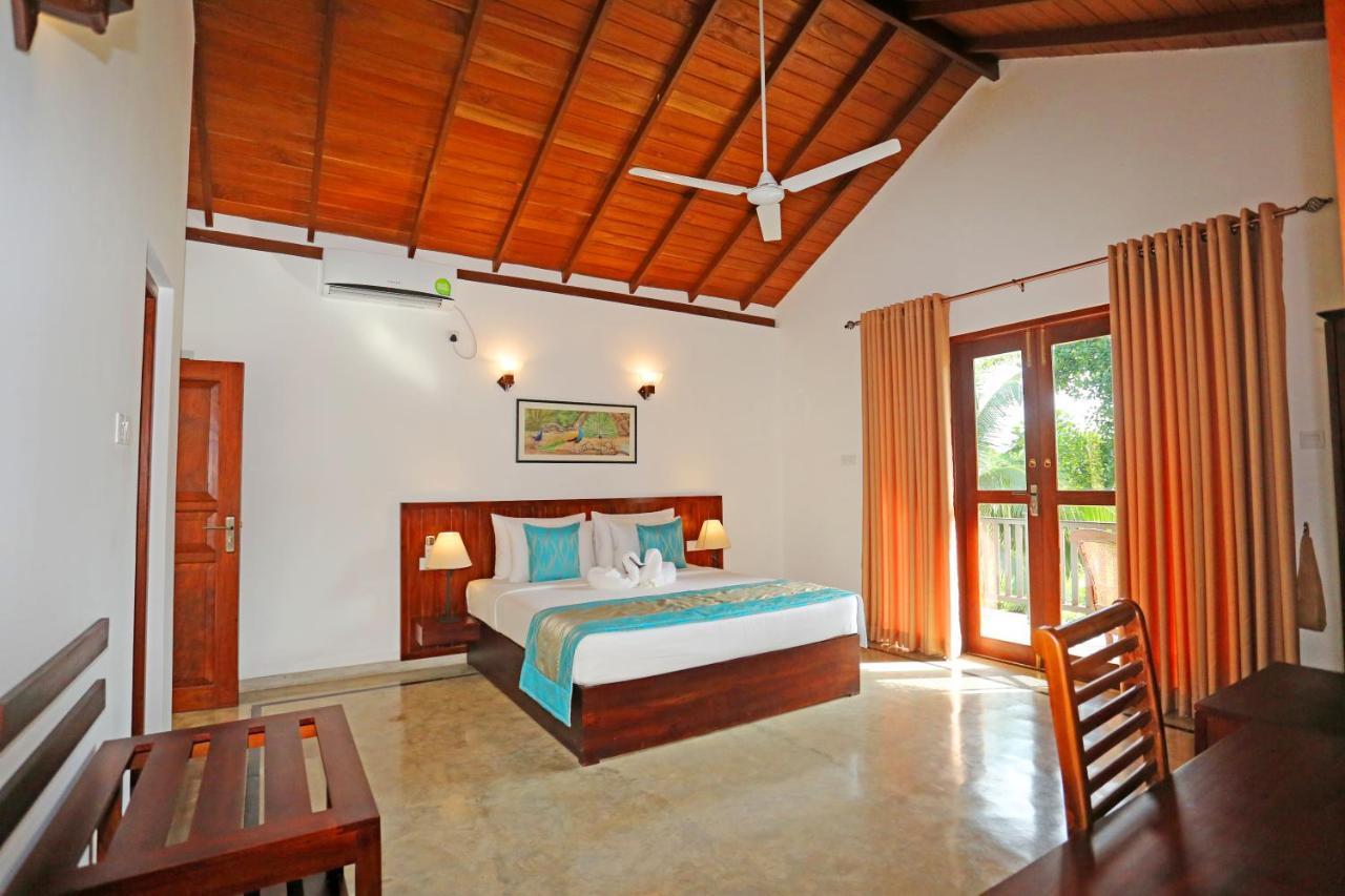 Villa Peacock Walahanduwa Екстериор снимка
