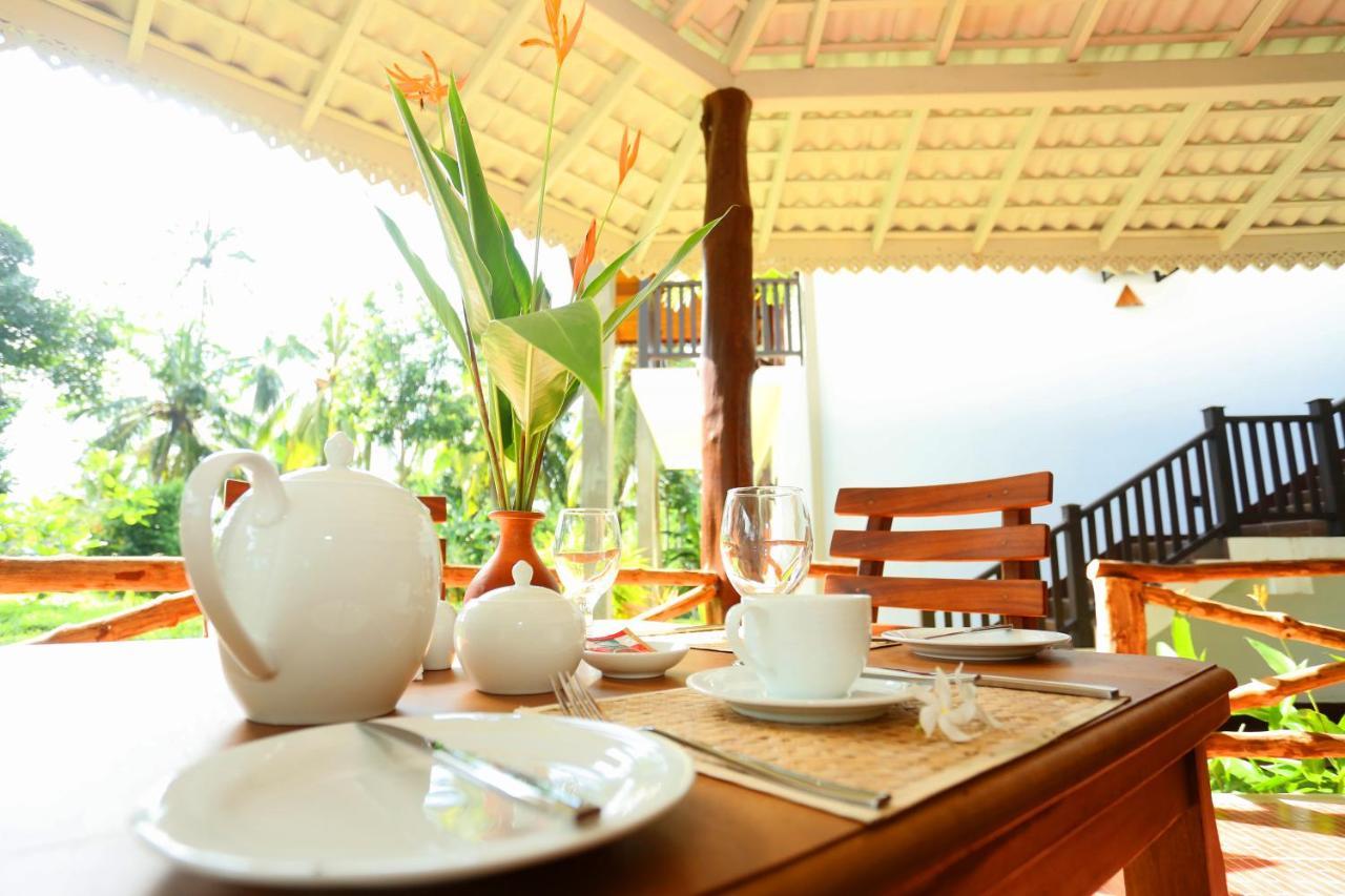 Villa Peacock Walahanduwa Екстериор снимка